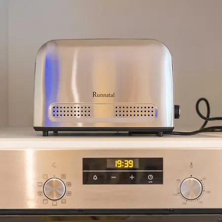 Apartment Tropengefluester Penthouse Hof, Whirlpool, Digital Checkin, 300mbit Wlan, Ballkon, Weber Grill