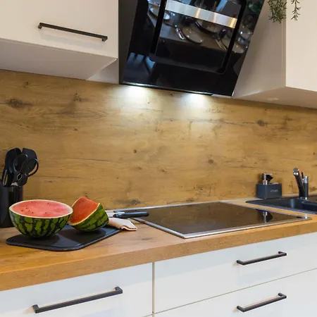 Tropengefluester Penthouse Hof, Whirlpool, Digital Checkin, 300mbit Wlan, Ballkon, Weber Grill * Hof (Bavaria)