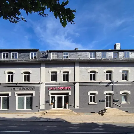 Tropengefluester Penthouse Hof, Whirlpool, Digital Checkin, 300mbit Wlan, Ballkon, Weber Grill Apartamento Hof (Bavaria)