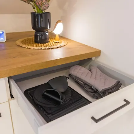 Apartamento Tropengefluester Penthouse Hof, Whirlpool, Digital Checkin, 300mbit Wlan, Ballkon, Weber Grill