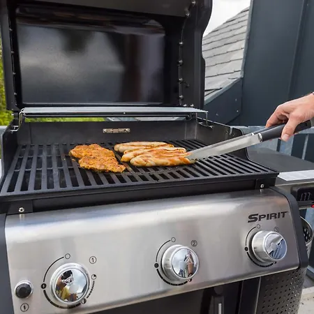 Tropengefluester Penthouse Hof, Whirlpool, Digital Checkin, 300mbit Wlan, Ballkon, Weber Grill *